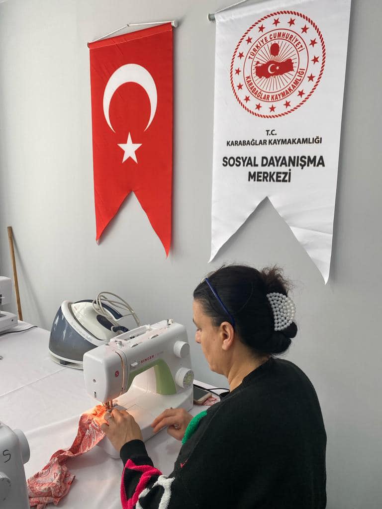 Sosyal Dayanışma Merkezi (SODAM)’da dikiş ve kuaförlük eğitimleri yoğun ilgiyle devam etti.