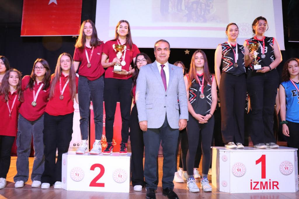 İlçemizde 2023 yılı “Okul Sporları Turnuvaları Ödül Töreni” gerçekleştirildi.