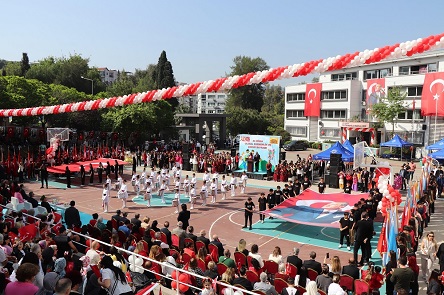 TBMM’nin Kuruluşunun 105. Yıl Dönümü ve 23 Nisan Ulusal Egemenlik ve Çocuk Bayramı İlçemizde Coşkuyla Kutlandı