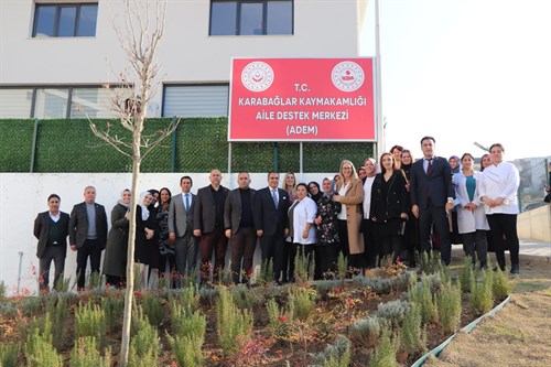 AK Parti İzmir Milletvekili Sayın Ceyda Bölünmez Çankırı, Karabağlar Aile Destek Merkezi'ni ziyaret etti.