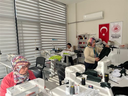 Aile Destek Merkezi'nden deprem bölgesine anlamlı destek.
